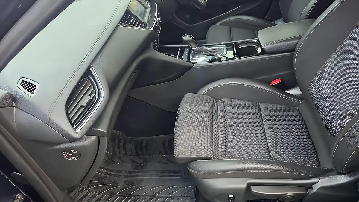 Used 2019 Vauxhall Insignia Sri Vx Line Nav Blue - Interior and Exterior details 14