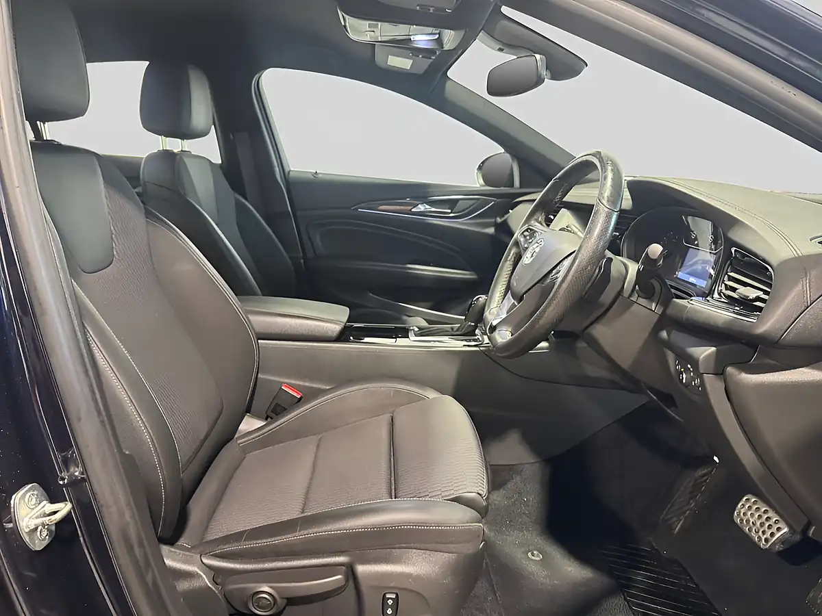 Used 2019 Vauxhall Insignia Sri Vx Line Nav Blue - Interior and Exterior details 10