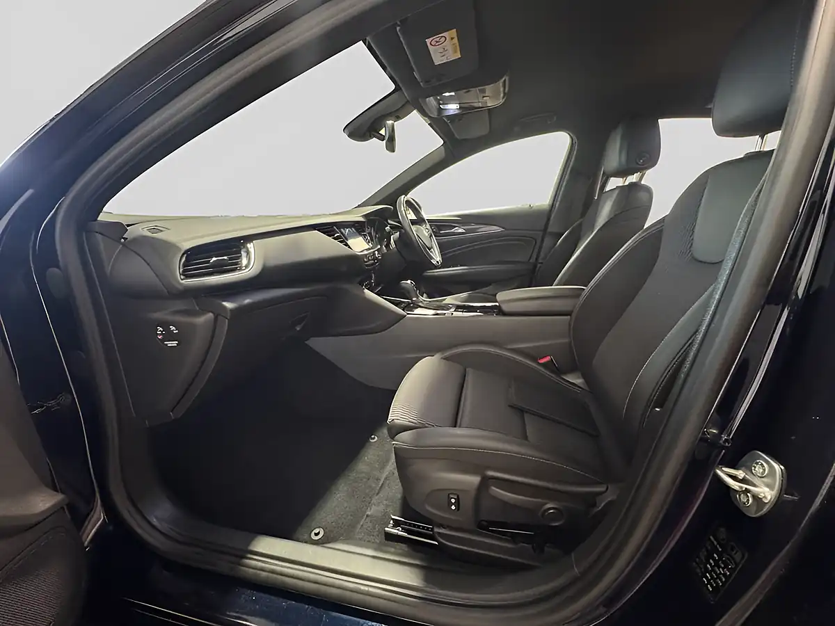 Used 2019 Vauxhall Insignia Sri Vx Line Nav Blue - Interior and Exterior details 15