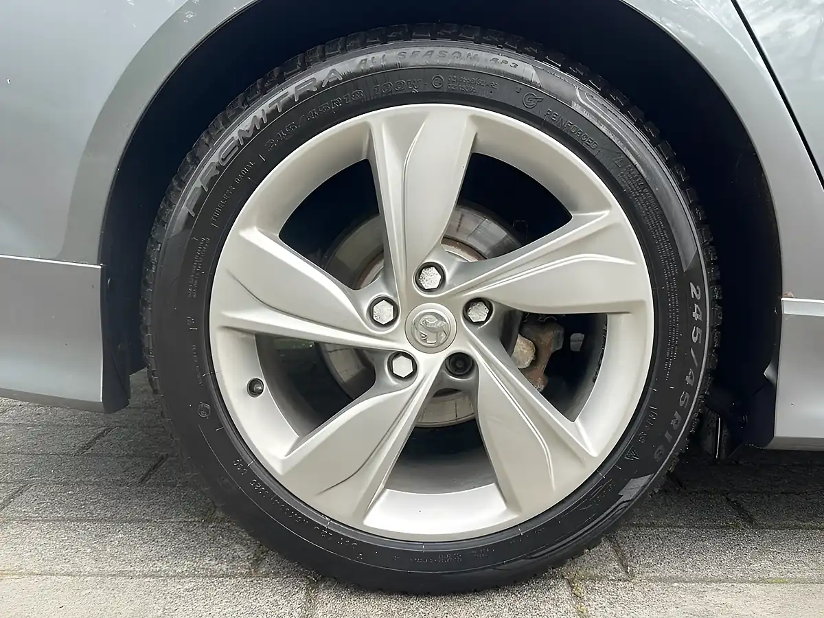 Used 2019 Vauxhall Insignia Sri Vx Line Nav Grand Sport Grey - Interior and Exterior details 3