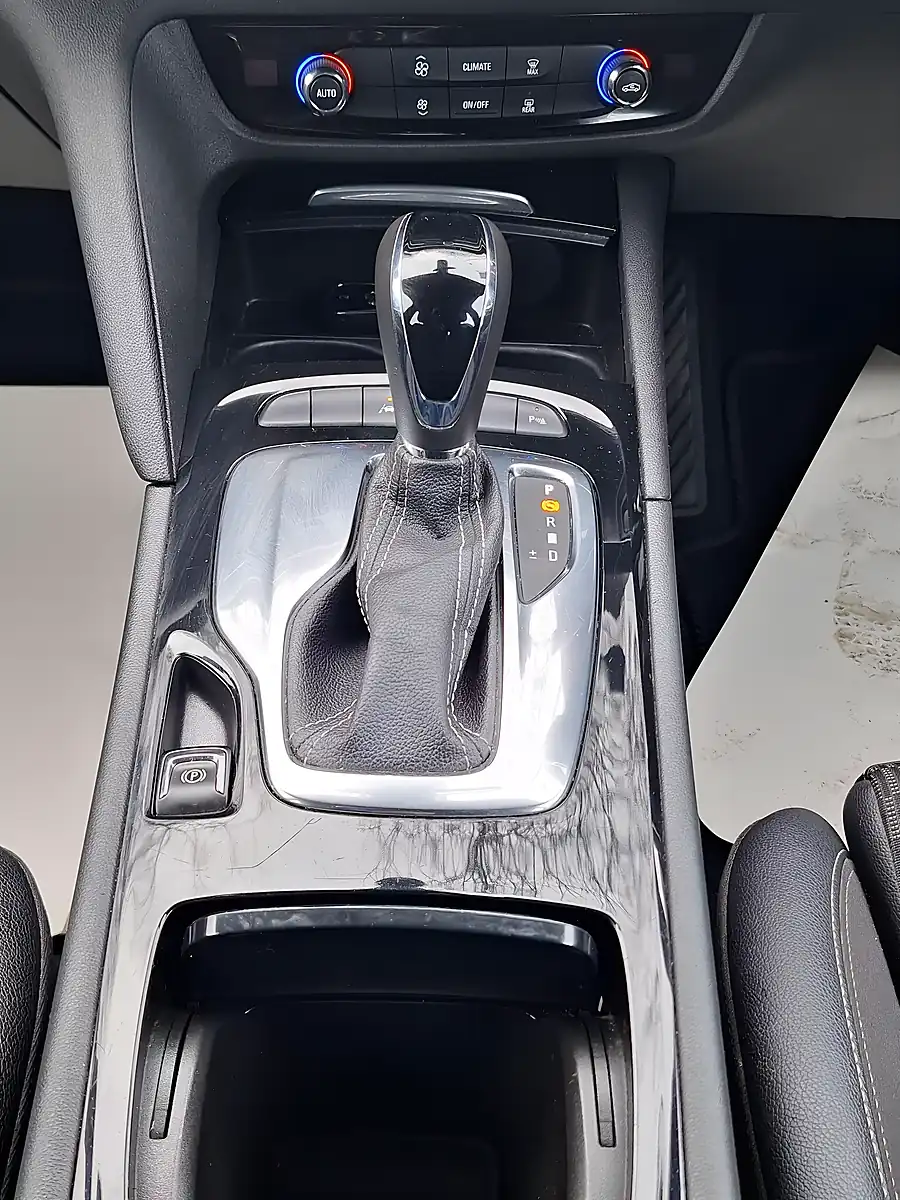 Used 2019 Vauxhall Insignia Sri Vx Line Nav Red - Interior and Exterior details 7