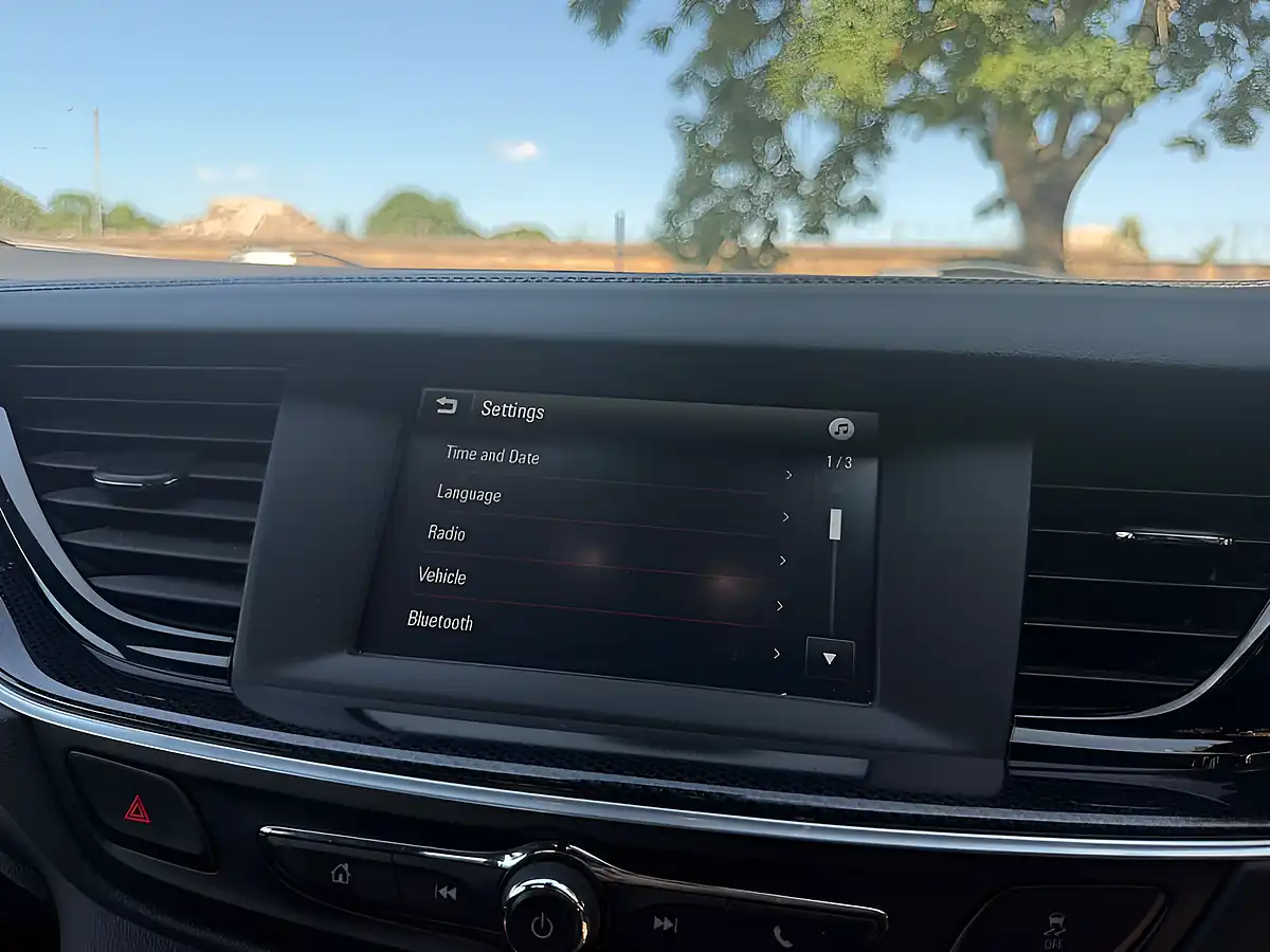 Used 2019 Vauxhall Insignia Sri Vx Line Nav Silver - Interior and Exterior details 14