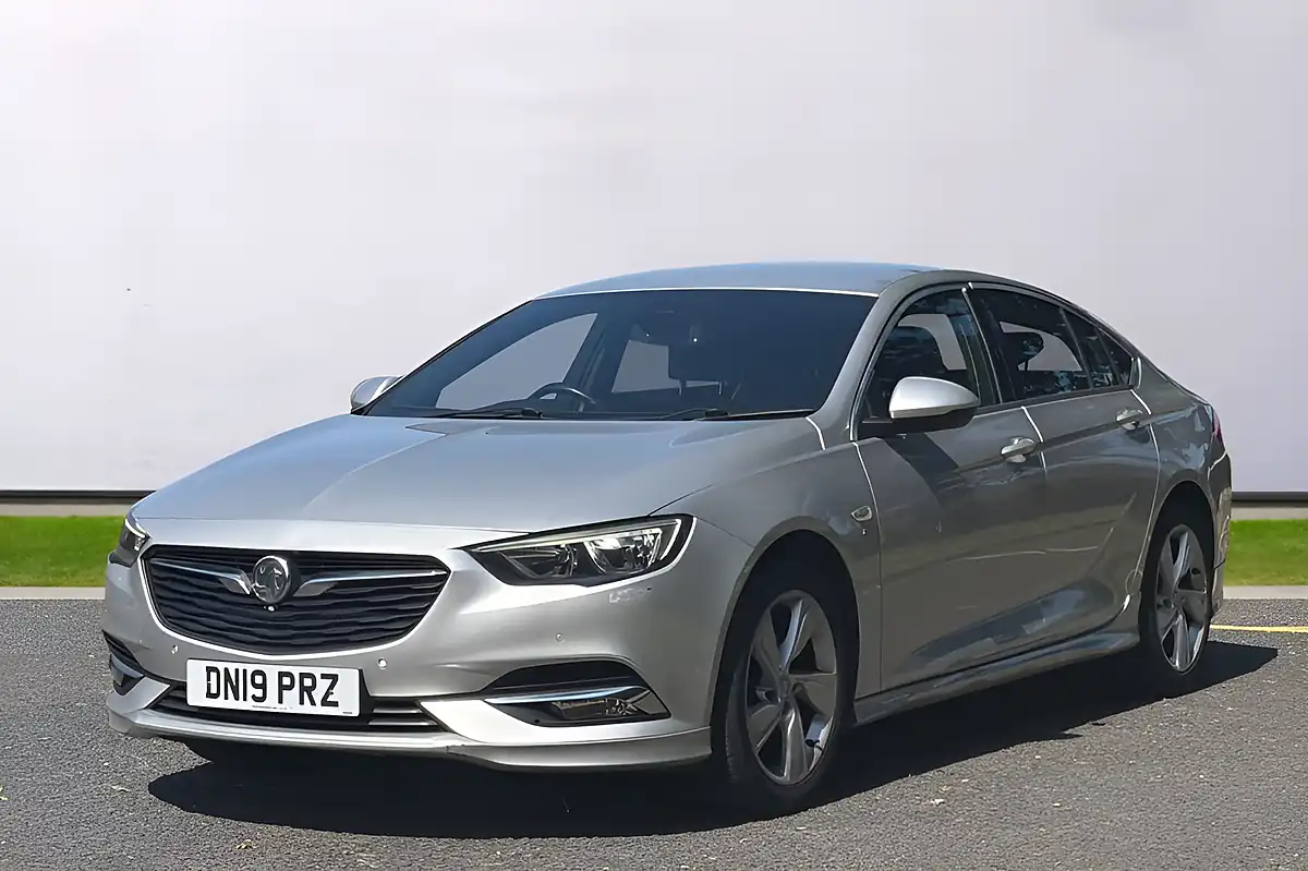 Used 2019 Vauxhall Insignia Sri Vx Line Nav Silver - Interior and Exterior details 3