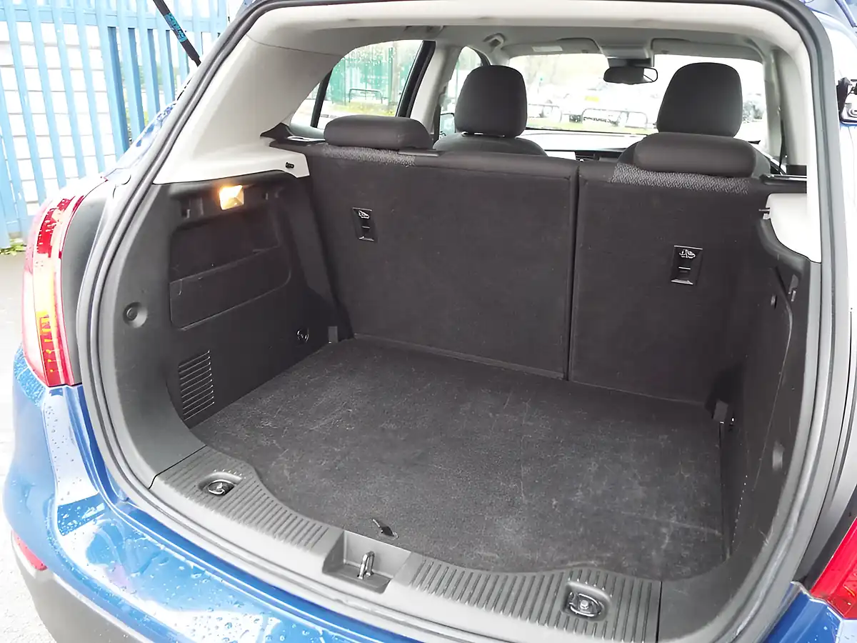 Used 2019 Vauxhall Mokka X Active Blue - Interior and Exterior details 12