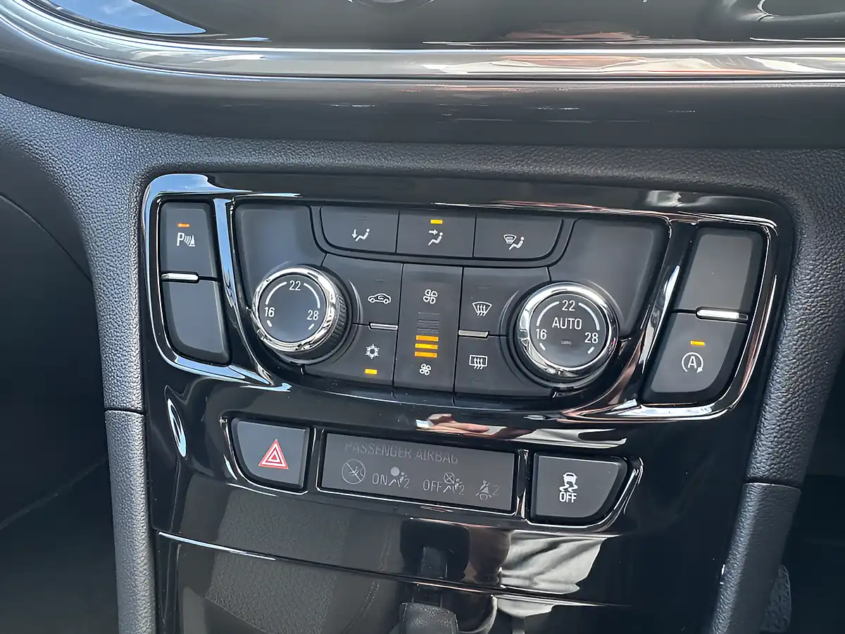 Used 2019 Vauxhall Mokka X Active Grey - Interior and Exterior details 14