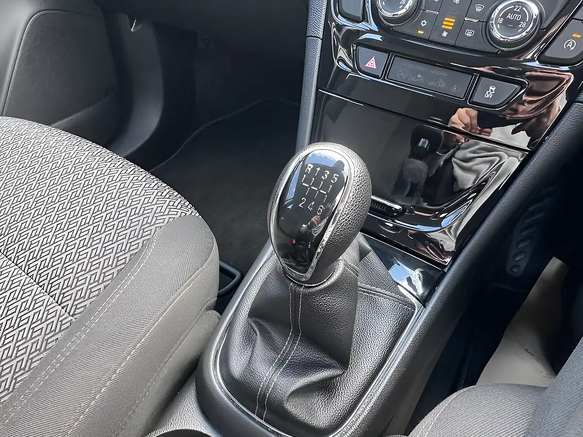 Used 2019 Vauxhall Mokka X Active Grey - Interior and Exterior details 16