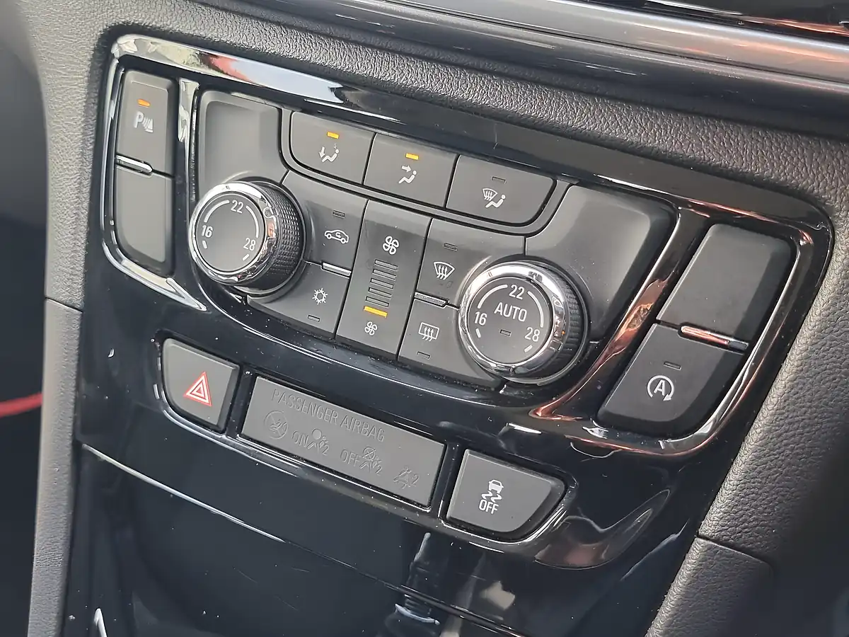 Used 2019 Vauxhall Mokka X Active Grey - Interior and Exterior details 18