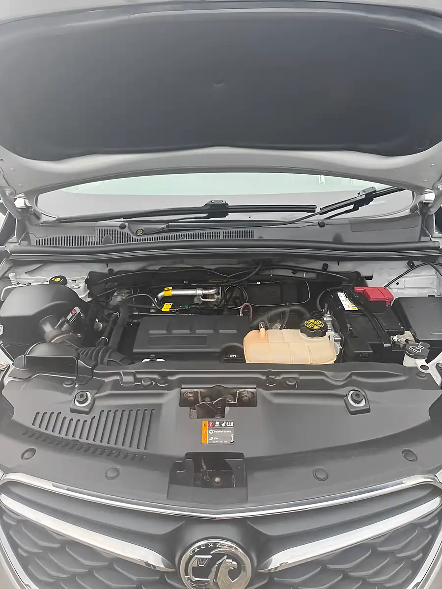 Used 2019 Vauxhall Mokka X Active Silver - Interior and Exterior details 5