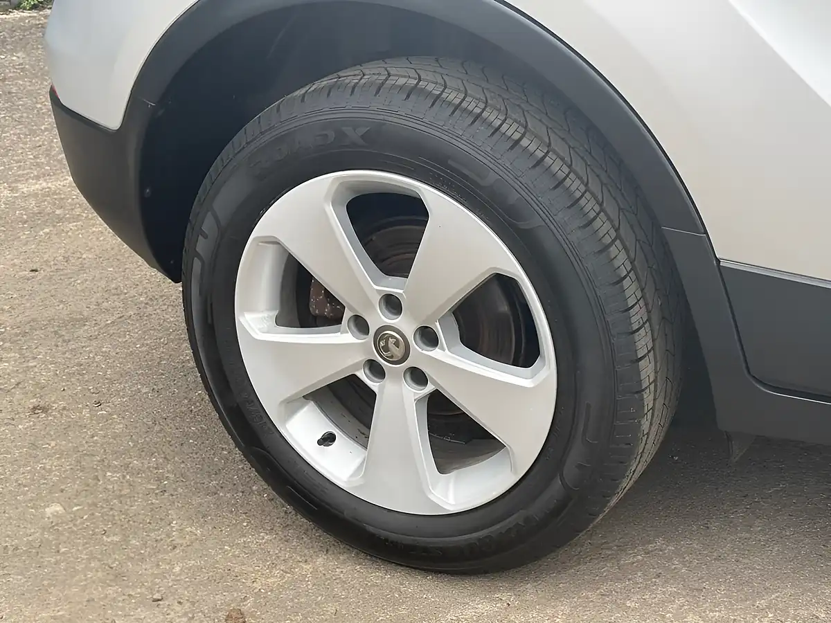 Used 2019 Vauxhall Mokka X Active Silver - Interior and Exterior details 9