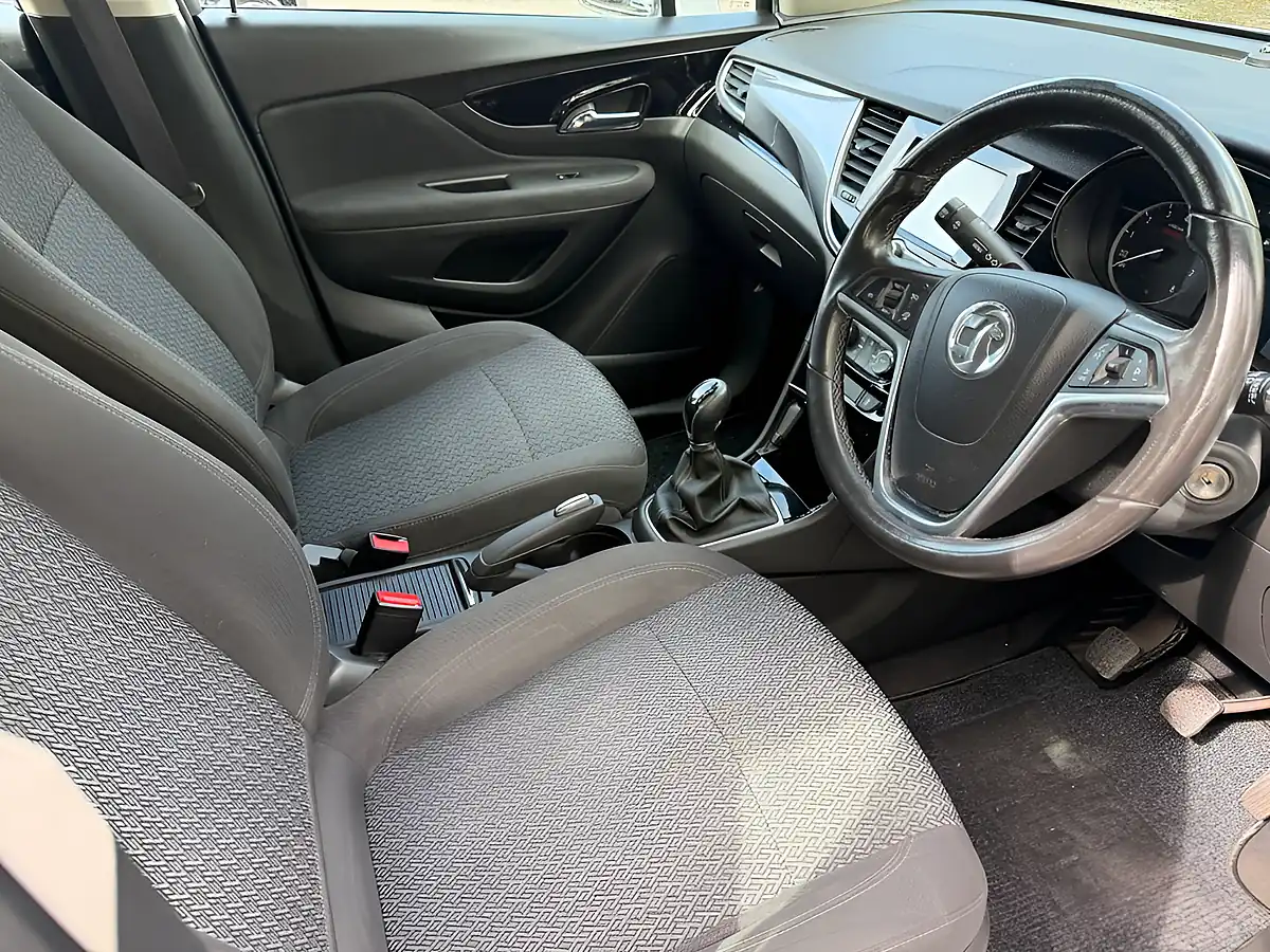 Used 2019 Vauxhall Mokka X Active Silver - Interior and Exterior details 17