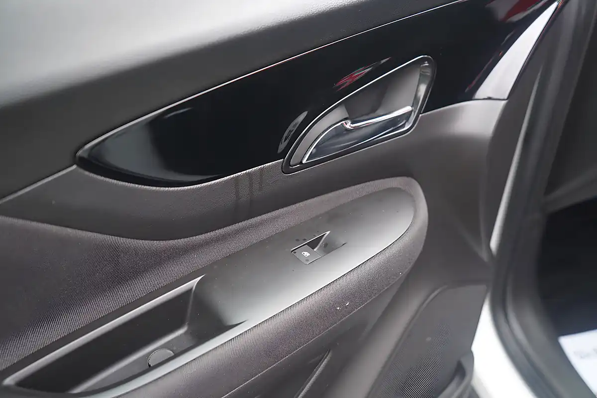 Used 2019 Vauxhall Mokka X Active White - Interior and Exterior details 19