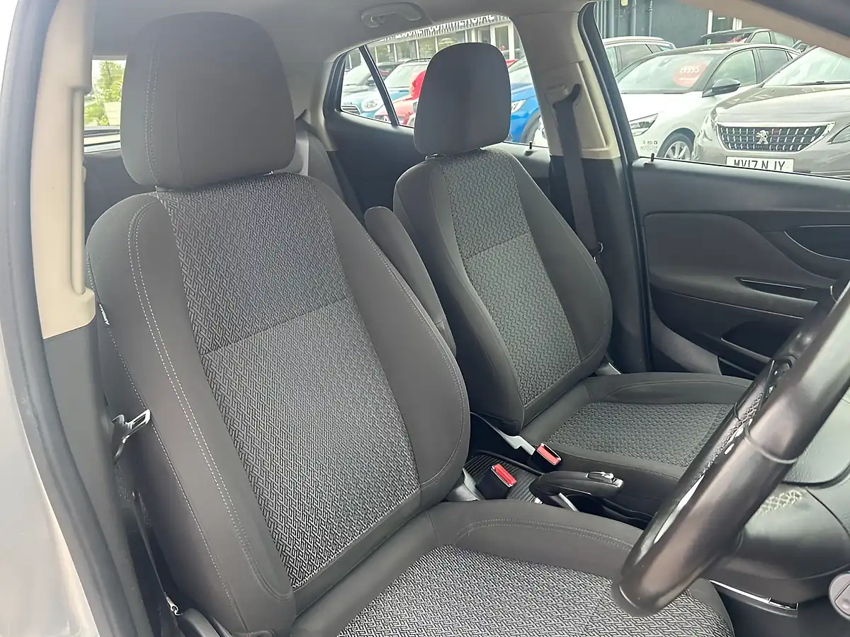 Used 2019 Vauxhall Mokka X Design Nav Silver - Interior and Exterior details 17