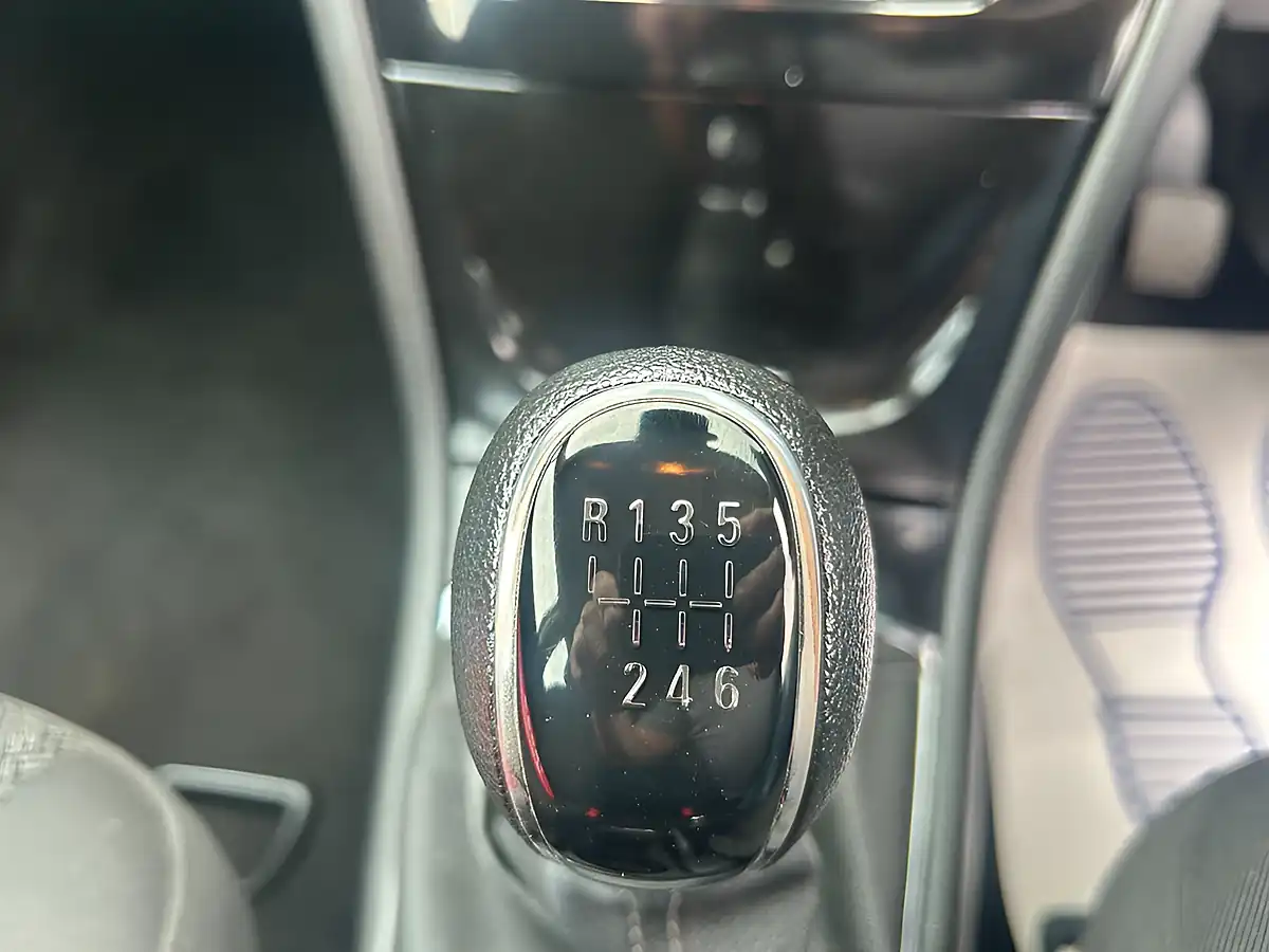 Used 2019 Vauxhall Mokka X Design Nav Silver - Interior and Exterior details 20