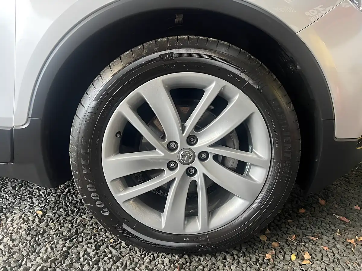 Used 2019 Vauxhall Mokka X Design Nav Silver - Interior and Exterior details 16