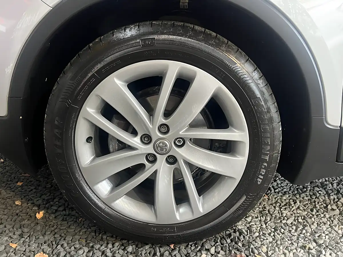 Used 2019 Vauxhall Mokka X Design Nav Silver - Interior and Exterior details 17