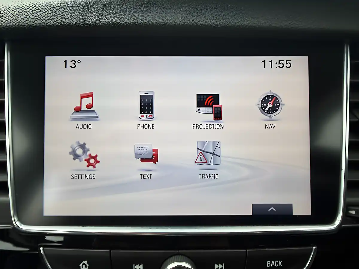 Used 2019 Vauxhall Mokka X Elite Nav Silver - Interior and Exterior details 16