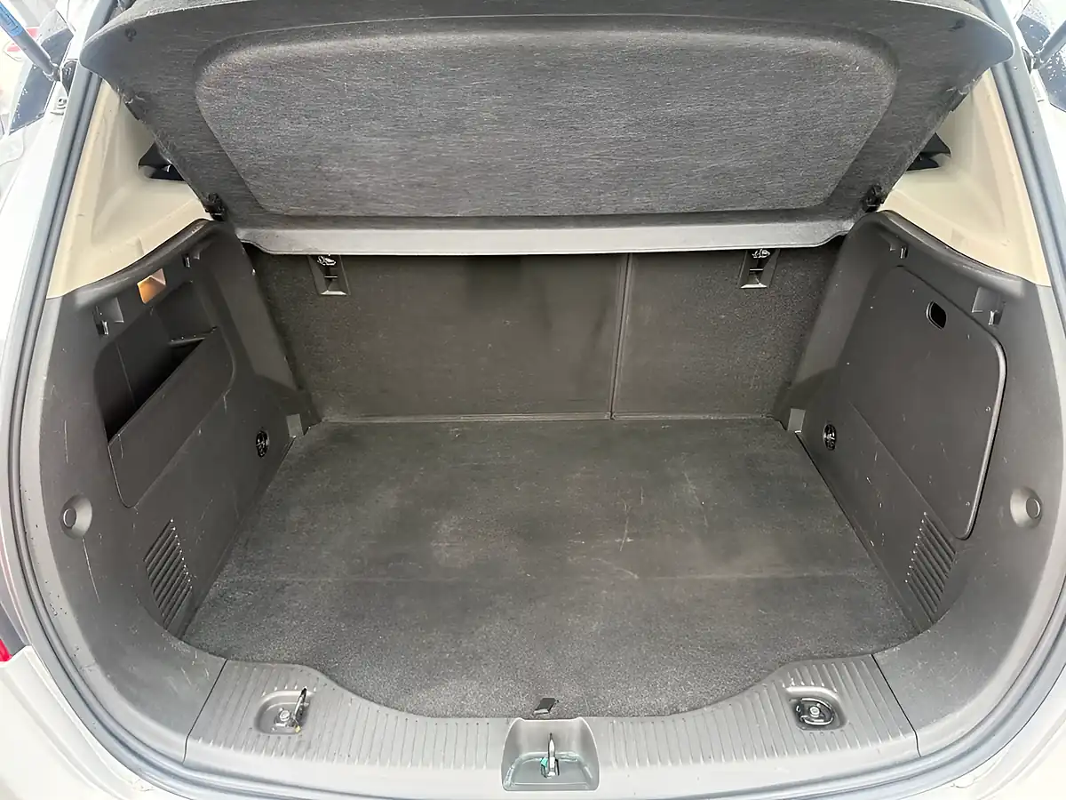 Used 2019 Vauxhall Mokka X Elite Nav Silver - Interior and Exterior details 9