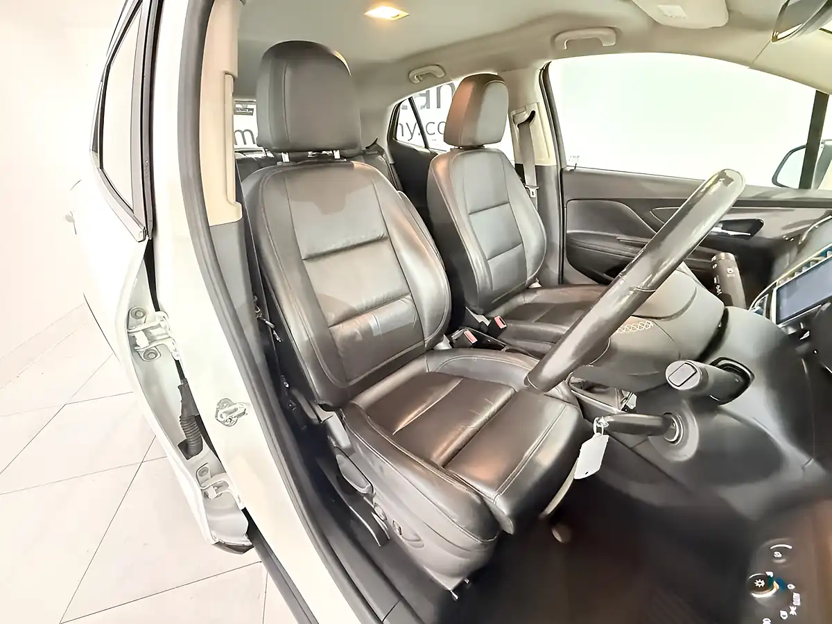 Used 2019 Vauxhall Mokka X Elite Nav White - Interior and Exterior details 17