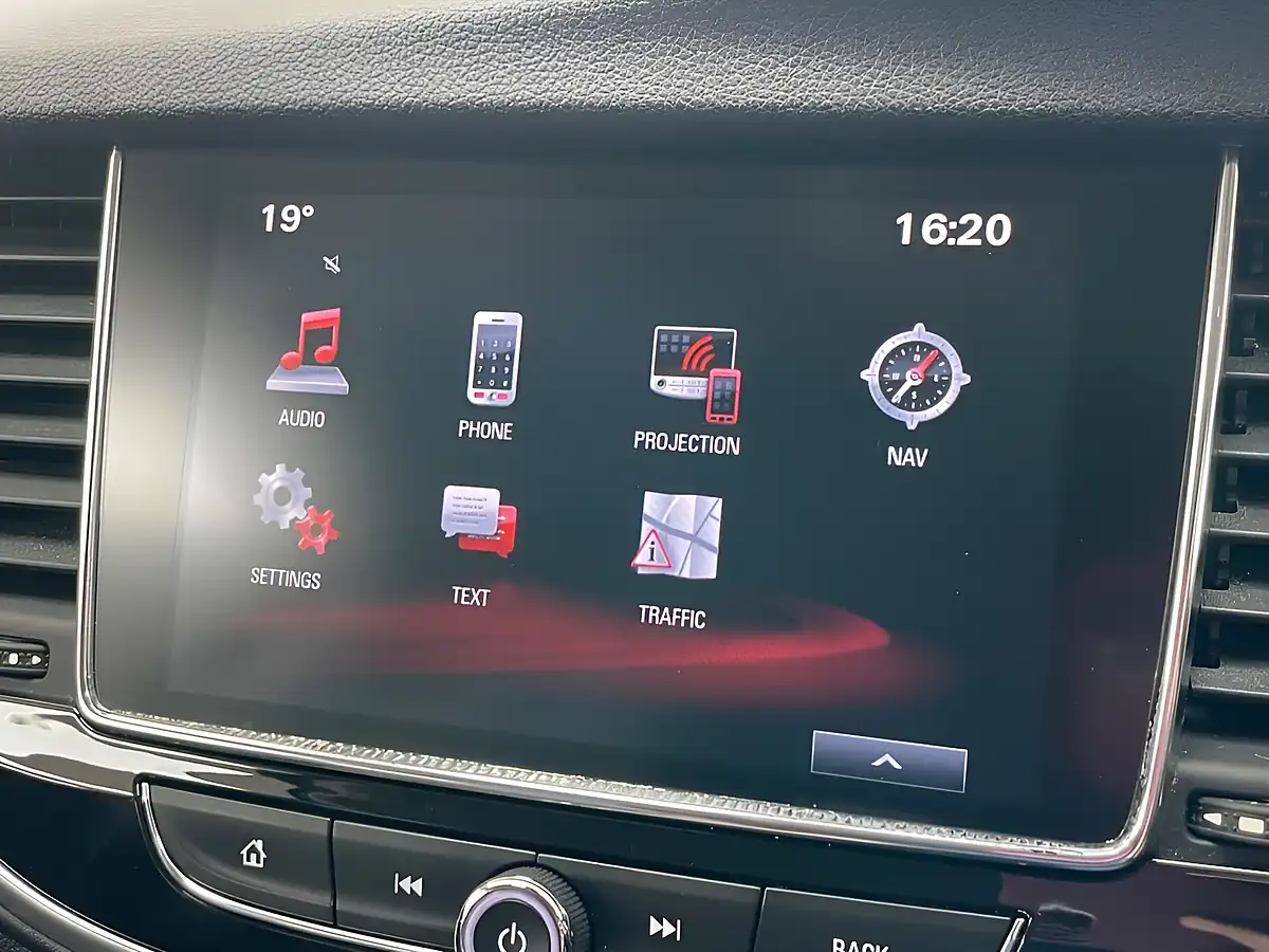 Used 2019 Vauxhall Mokka X Elite Nav White - Interior and Exterior details 19