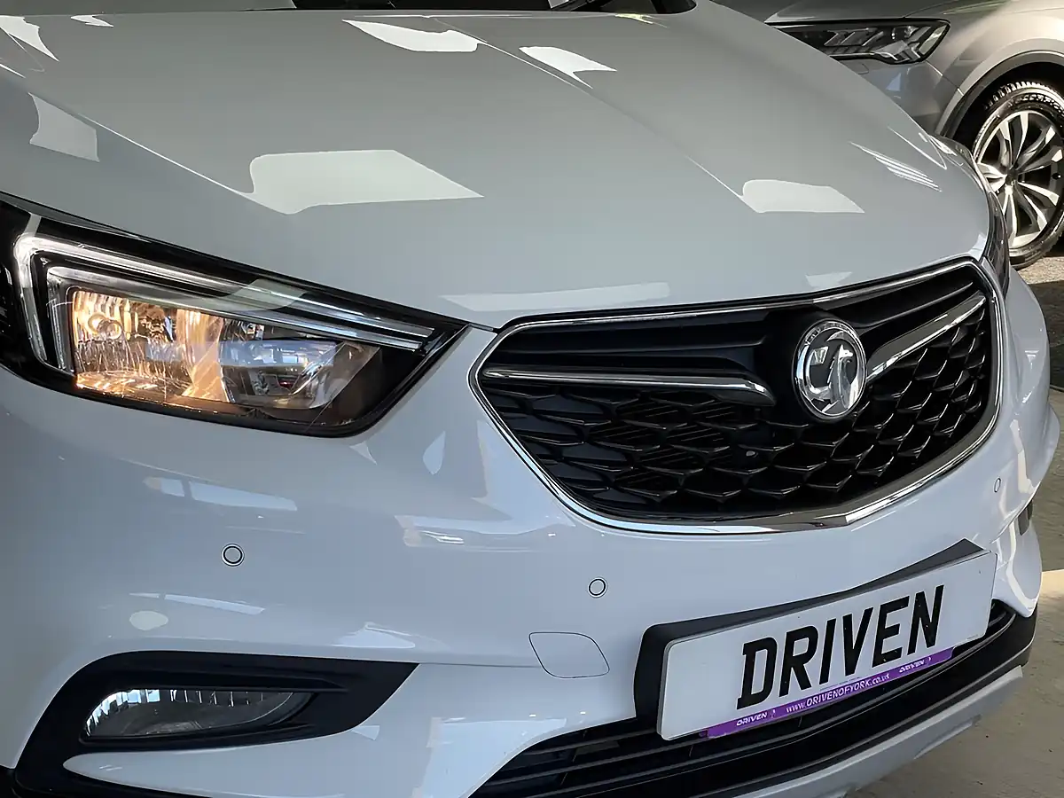 Used 2019 Vauxhall Mokka X Elite Nav White - Interior and Exterior details 5