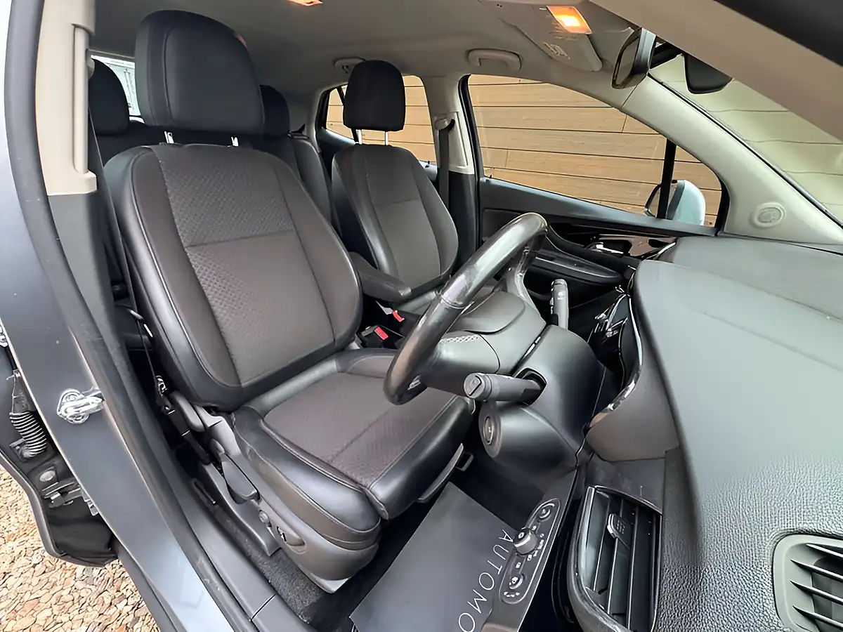 Used 2019 Vauxhall Mokka X Griffin+ Grey - Interior and Exterior details 12