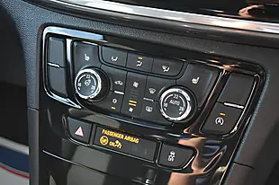 Used 2019 Vauxhall Mokka X Griffin Orange - Interior and Exterior details 15