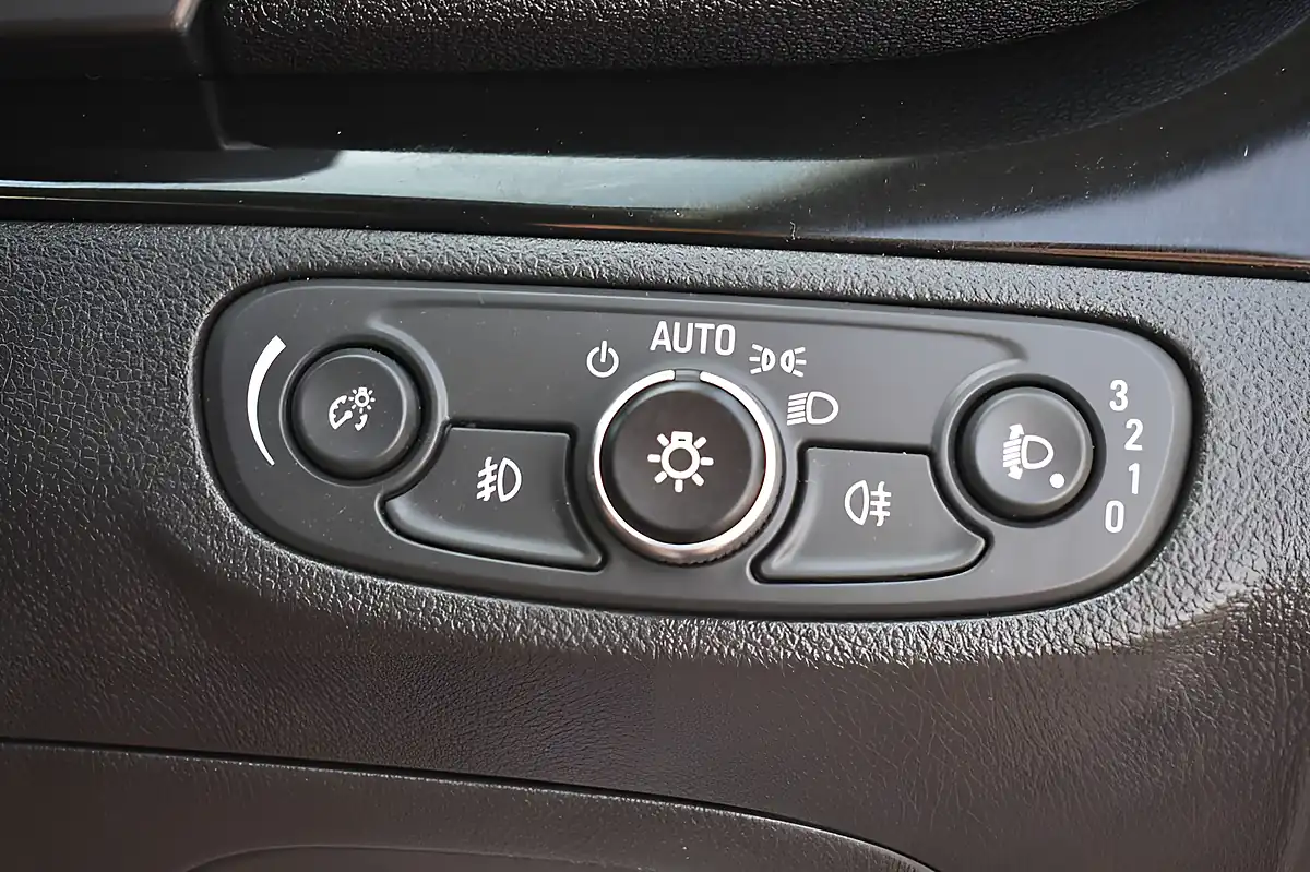 Used 2019 Vauxhall Mokka X Griffin Orange - Interior and Exterior details 20