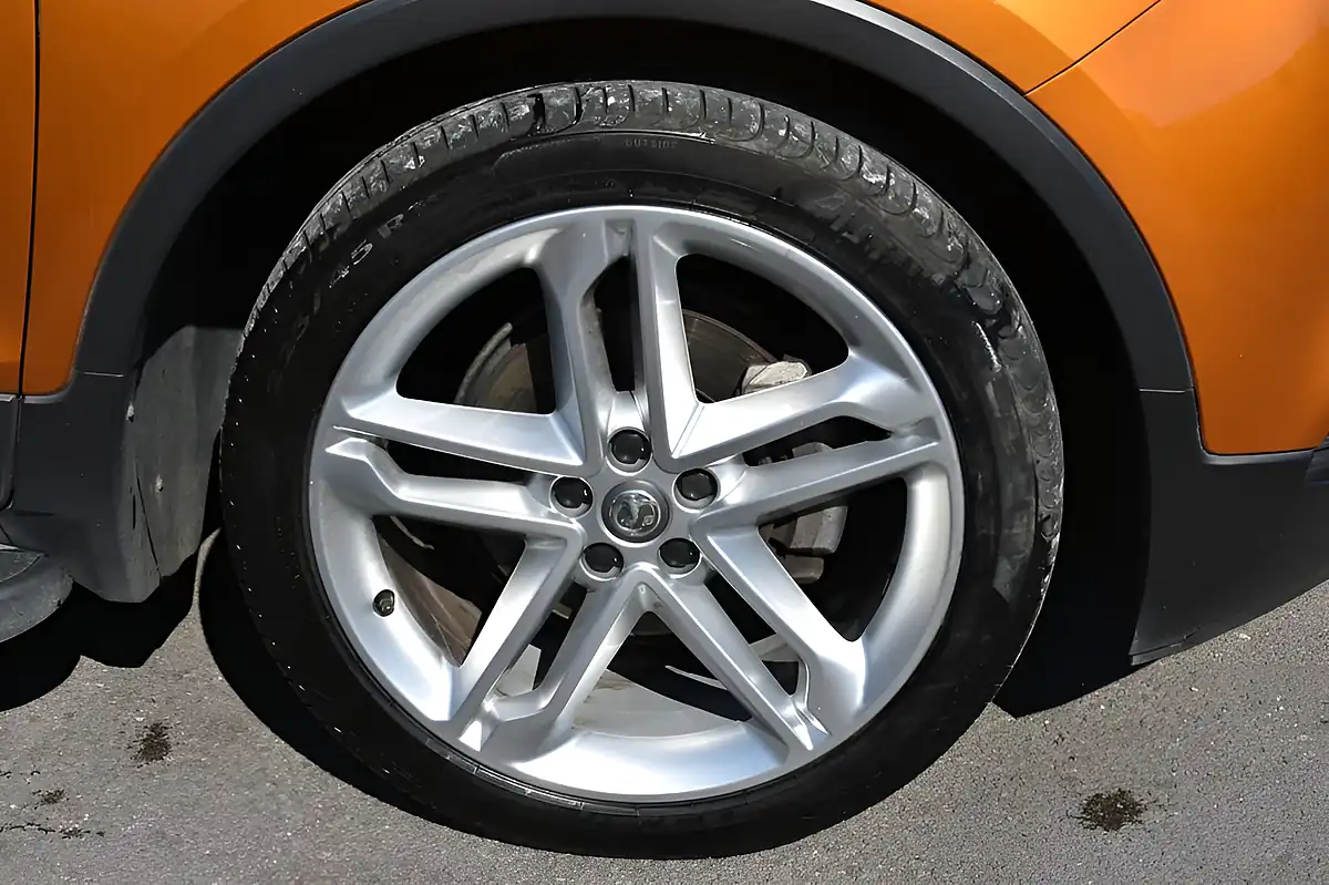 Used 2019 Vauxhall Mokka X Griffin Orange - Interior and Exterior details 9