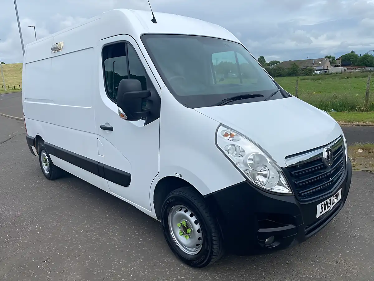 Used 2019 Vauxhall Movano 3500 L2 H2 White - Front View