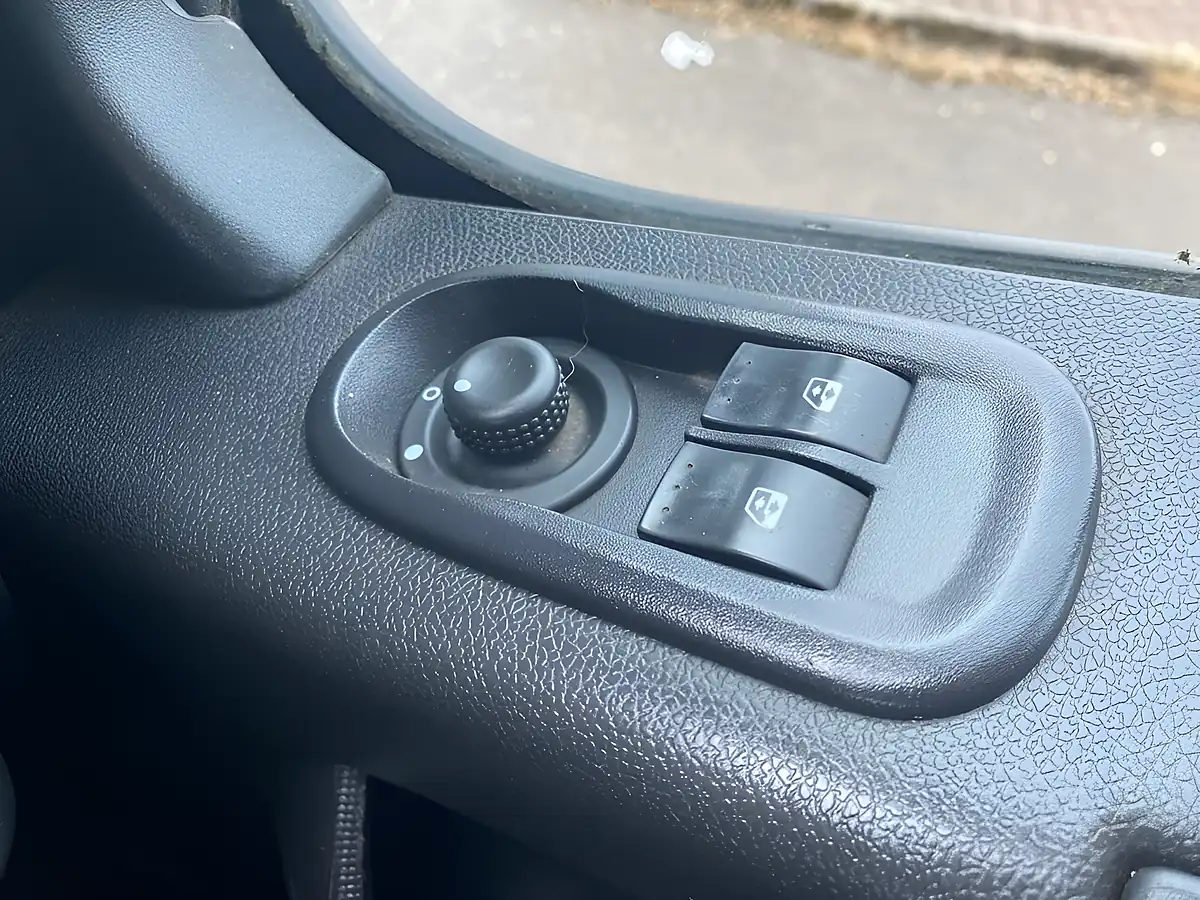 Used 2019 Vauxhall Movano 3500 L2 H2 White - Interior and Exterior details 6
