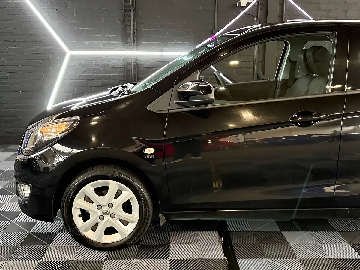 Used 2019 Vauxhall Viva Se Black - Interior and Exterior details 10