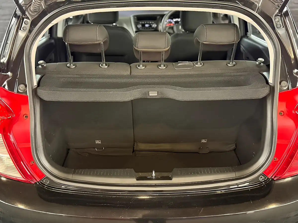 Used 2019 Vauxhall Viva Se Black - Interior and Exterior details 14
