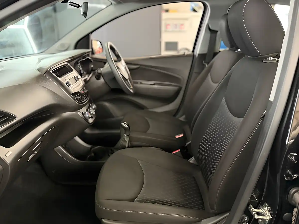 Used 2019 Vauxhall Viva Se Black - Interior and Exterior details 15