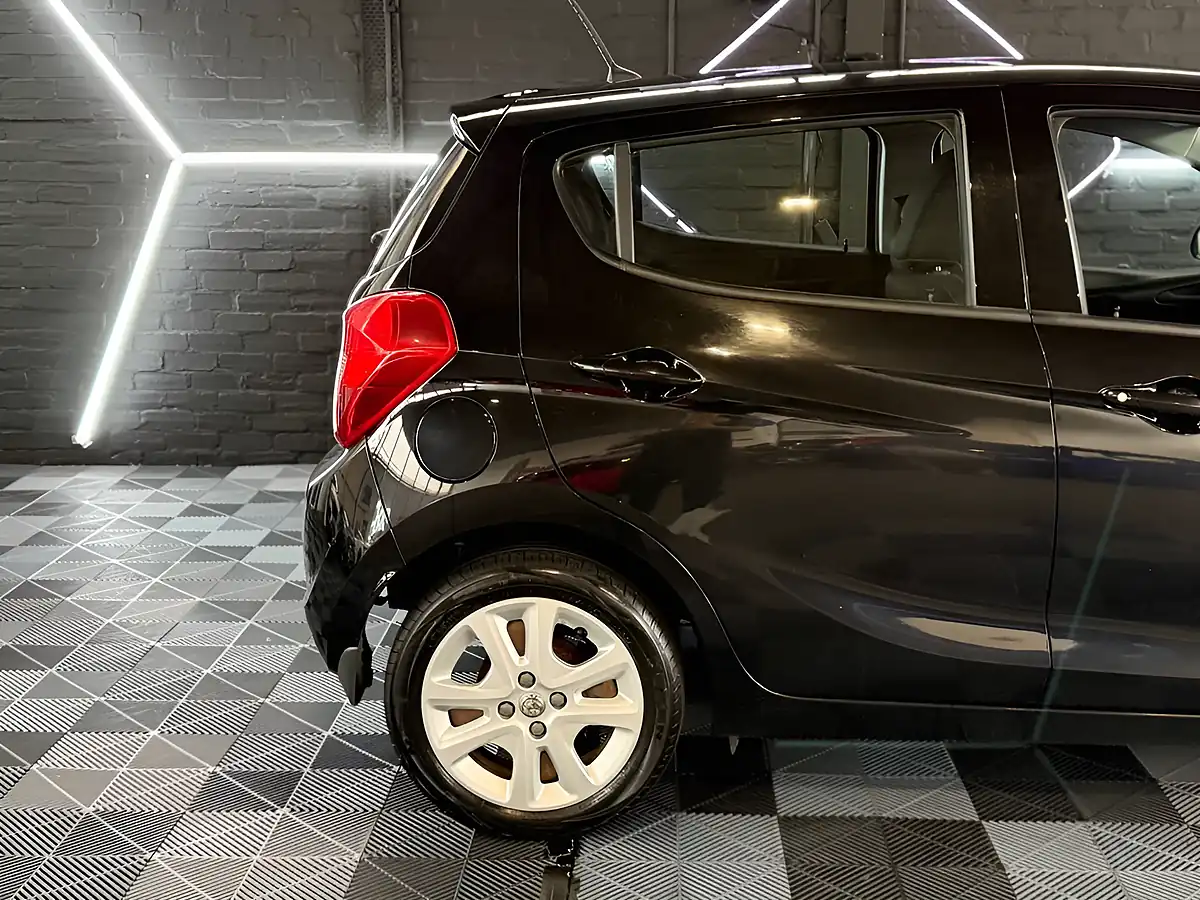 Used 2019 Vauxhall Viva Se Black - Interior and Exterior details 17