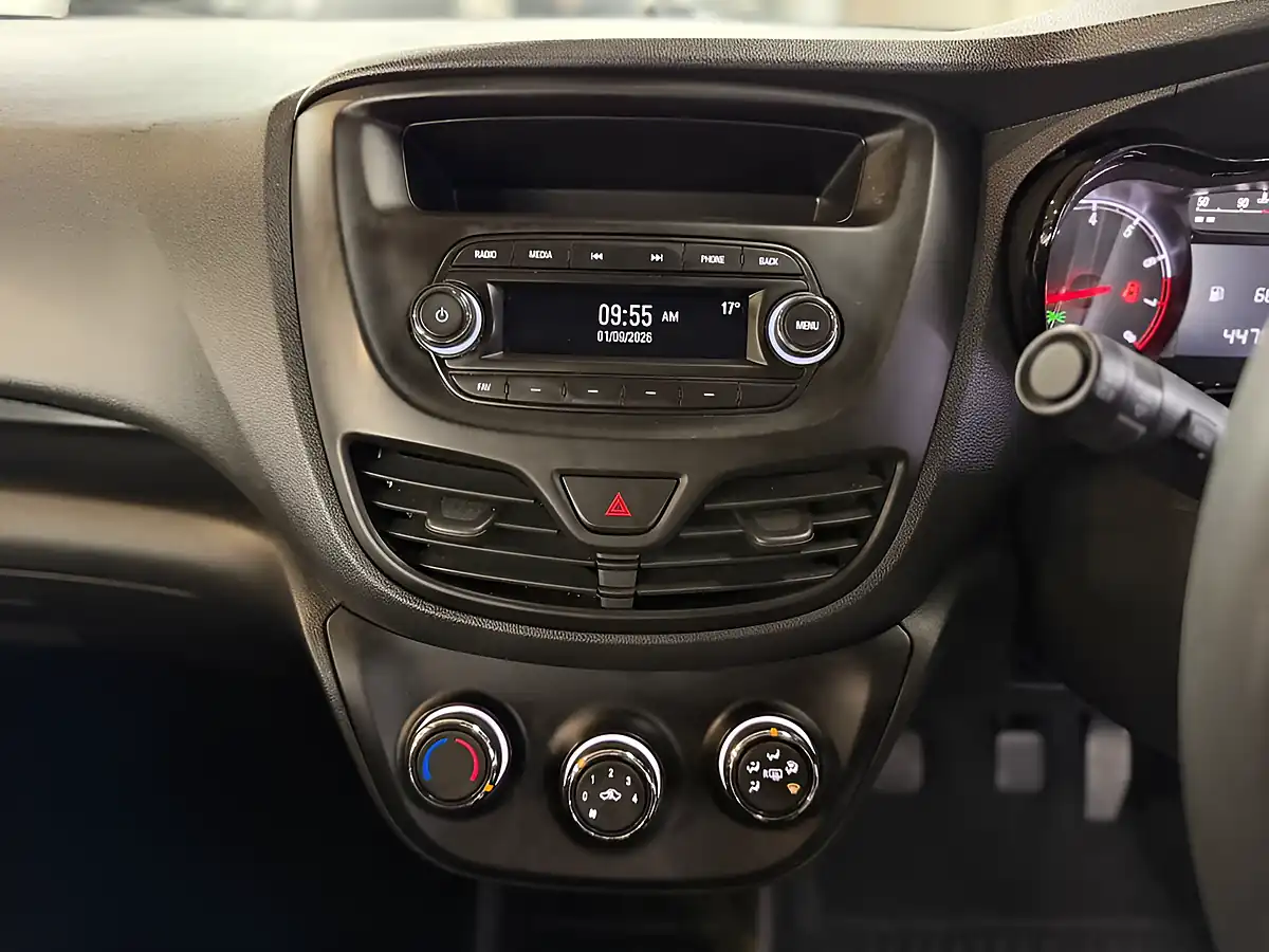 Used 2019 Vauxhall Viva Se Black - Interior and Exterior details 8