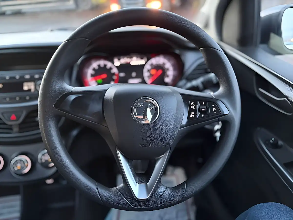 Used 2019 Vauxhall Viva Se Grey - Interior and Exterior details 6