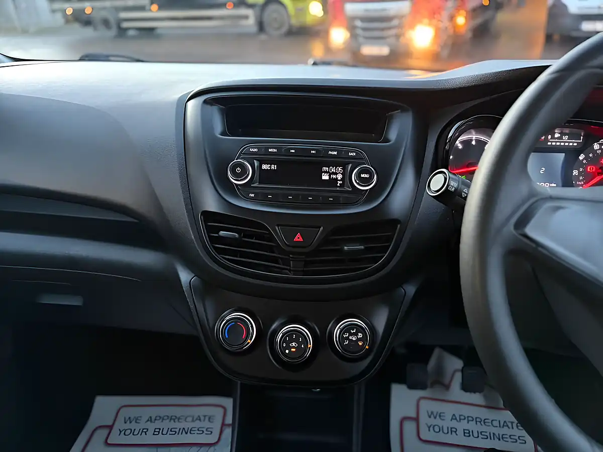 Used 2019 Vauxhall Viva Se Grey - Interior and Exterior details 8