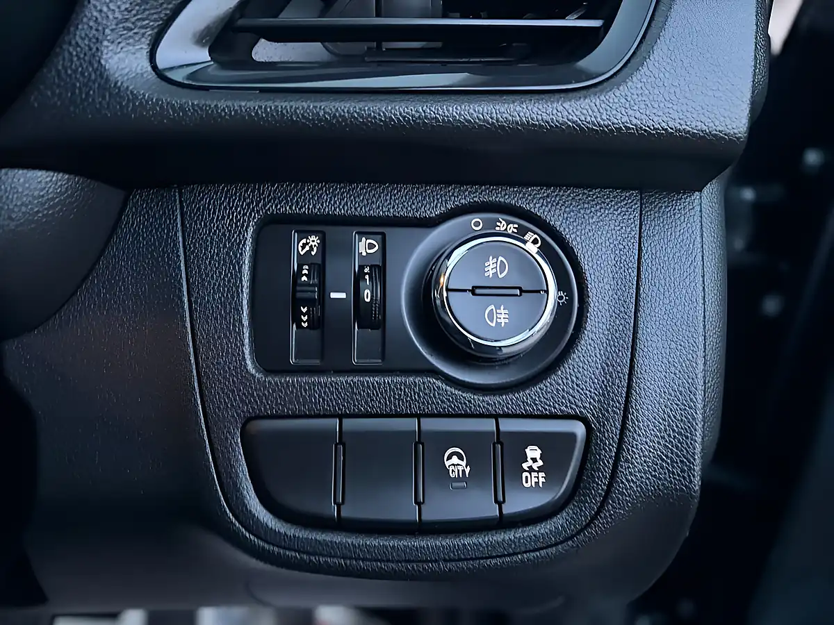 Used 2019 Vauxhall Viva Se Grey - Interior and Exterior details 9