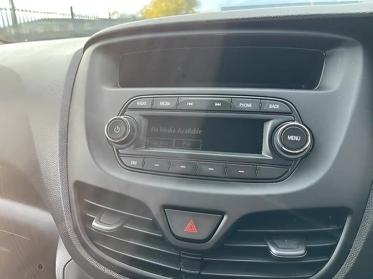 Used 2019 Vauxhall Viva Se Grey - Interior and Exterior details 17