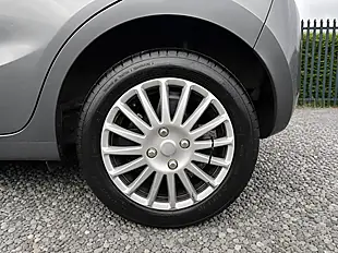 Used 2019 Vauxhall Viva Se Grey - Interior and Exterior details 5
