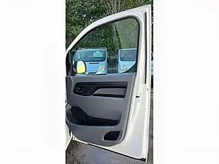 Used 2019 Vauxhall Vivaro 2700 Edition White - Interior and Exterior details 15