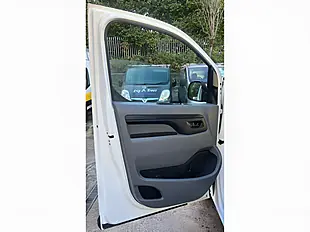 Used 2019 Vauxhall Vivaro 2700 Edition White - Interior and Exterior details 18