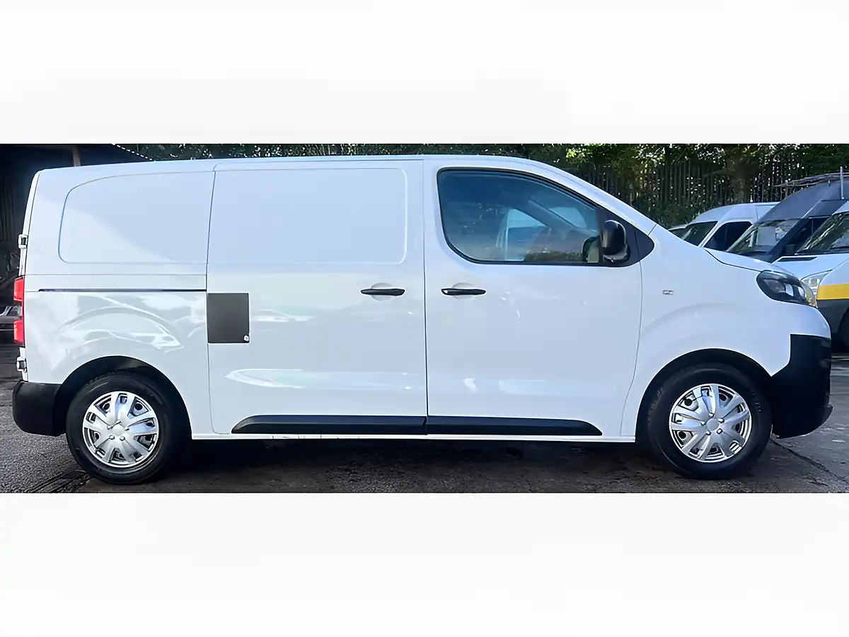 Used 2019 Vauxhall Vivaro 2700 Edition White - Interior and Exterior details 6