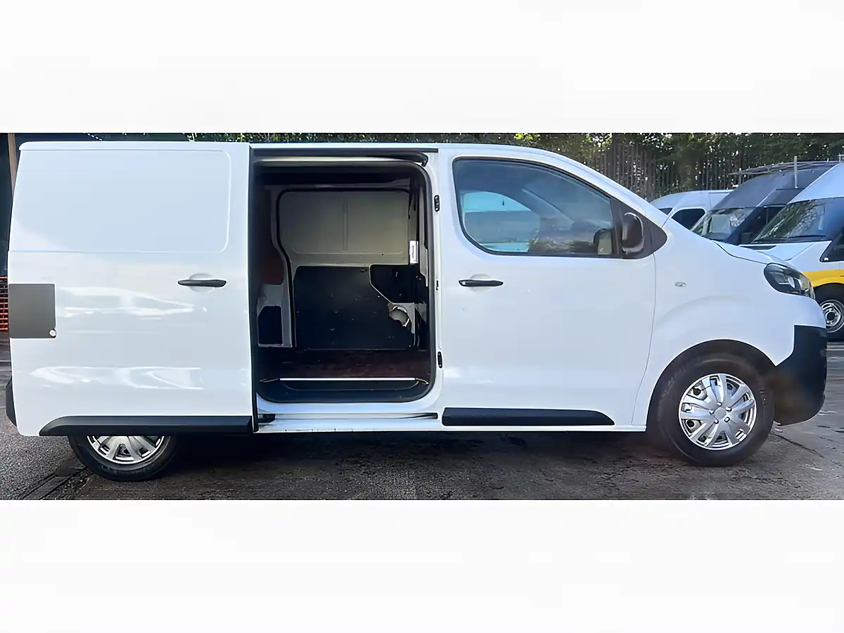 Used 2019 Vauxhall Vivaro 2700 Edition White - Interior and Exterior details 7