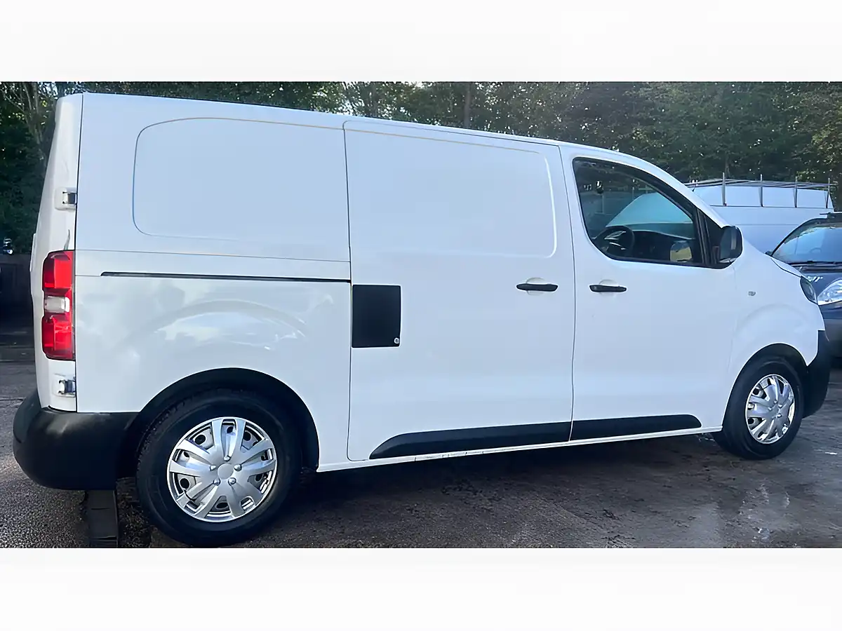 Used 2019 Vauxhall Vivaro 2700 Edition White - Interior and Exterior details 8