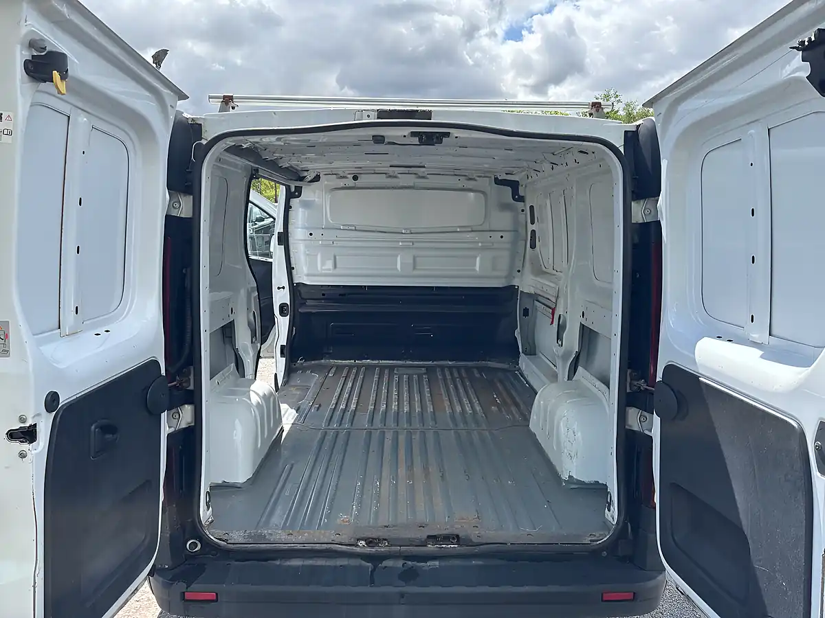 Used 2019 Vauxhall Vivaro 2700 Panel Van L1 H1 White - Interior and Exterior details 12