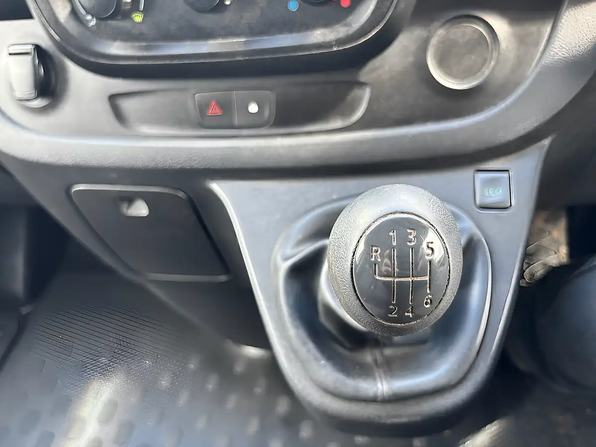 Used 2019 Vauxhall Vivaro 2700 Panel Van L1 H1 White - Interior and Exterior details 15