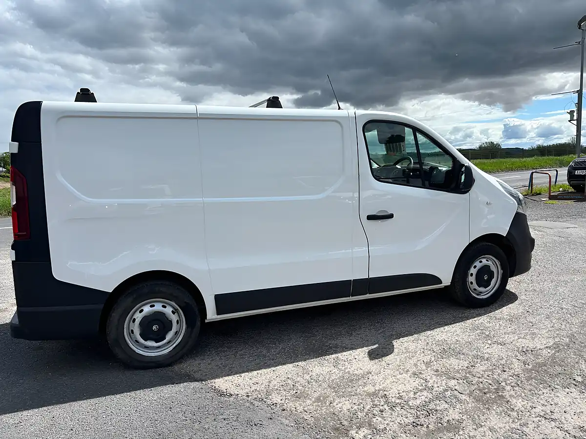 Used 2019 Vauxhall Vivaro 2700 Panel Van L1 H1 White - Interior and Exterior details 3
