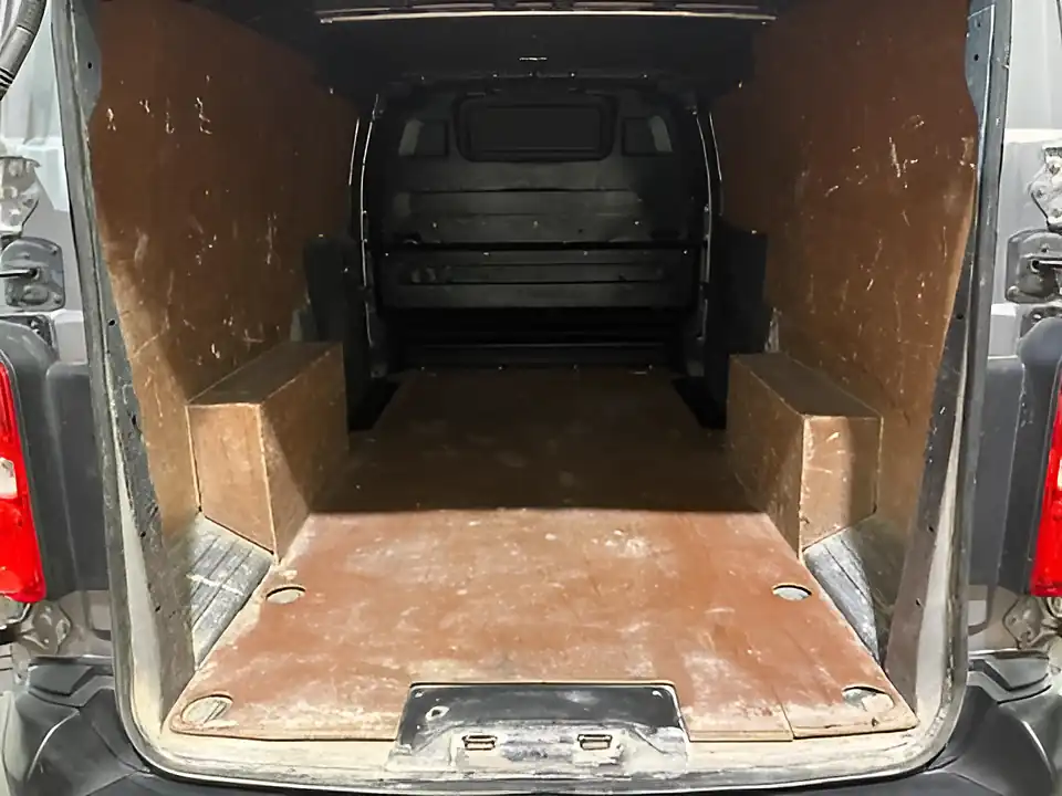 Used 2019 Vauxhall Vivaro 2900 Edition L2 H1 Grey - Interior and Exterior details 16