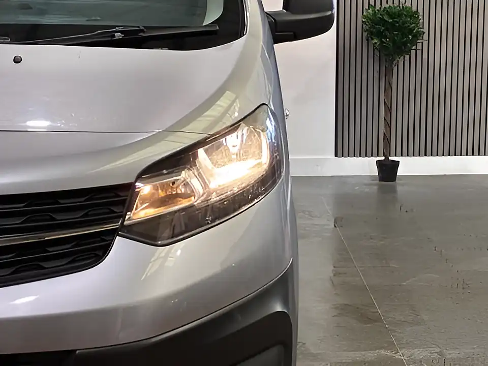 Used 2019 Vauxhall Vivaro 2900 Edition L2 H1 Grey - Interior and Exterior details 17